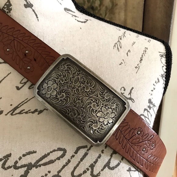 Fossil Accessories - Fossil Brown Leather Belt Etched SilverBuckle Sz M